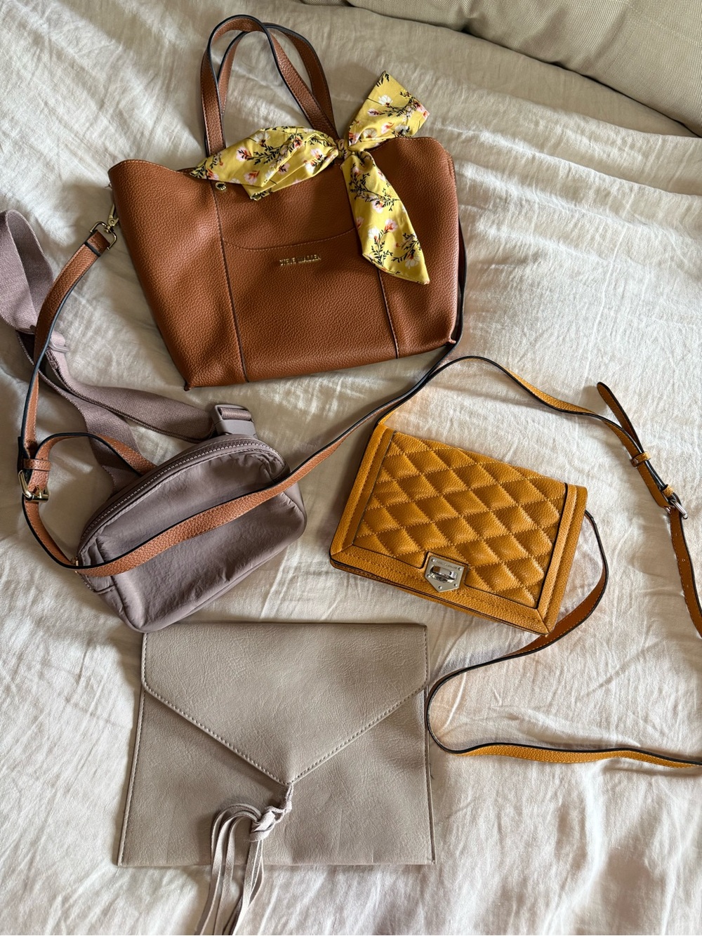 Steve Madden, Rebecca Minkoff , Street Level & Universal Thread - lot of 4